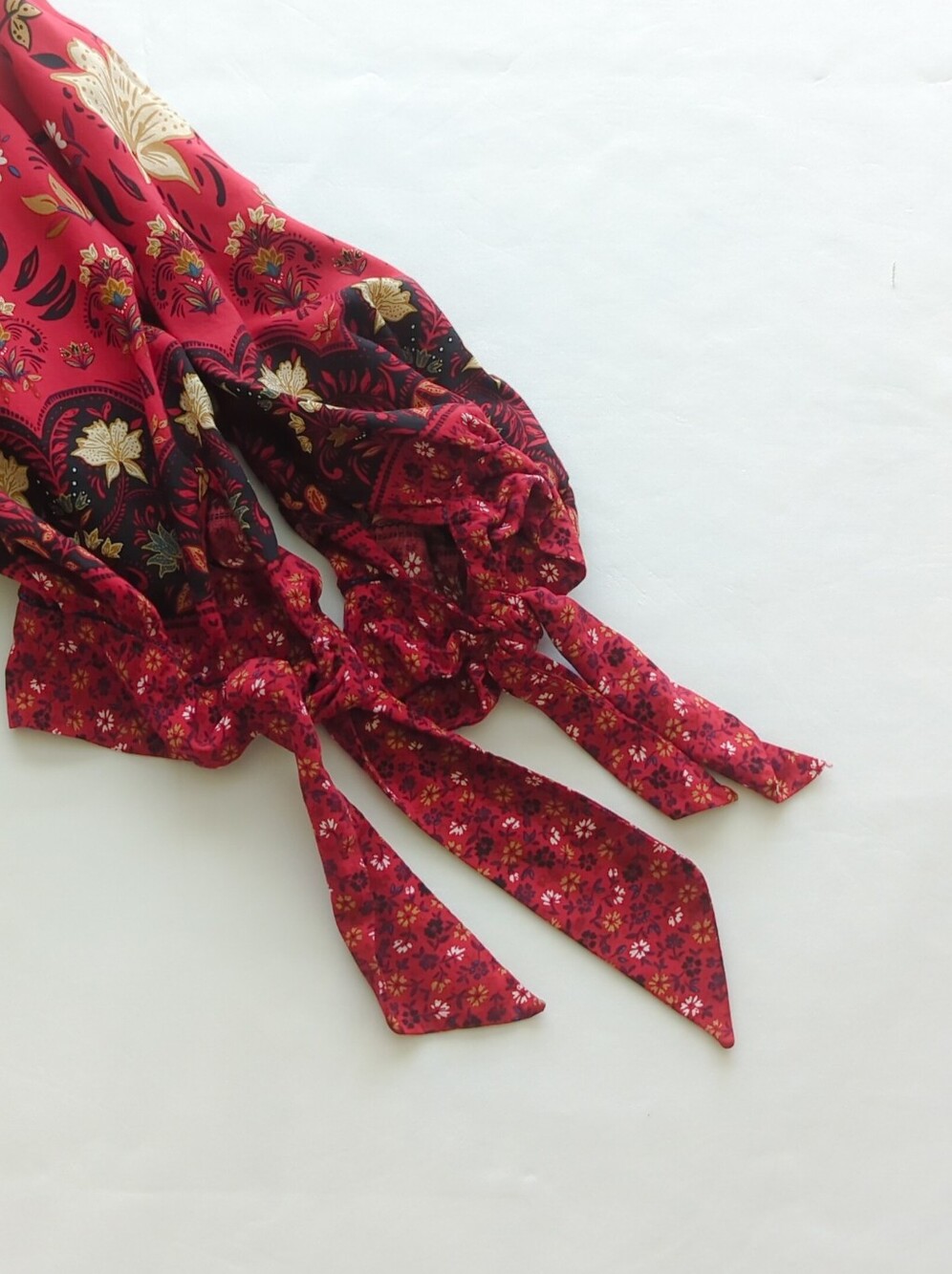 Loft Red w Cream Brown Black Floral Long Sleeve Tie Cuffs Pullover Top Size XL - Picture 7 of 9